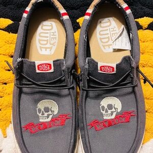 Skulls and stars hey dudes